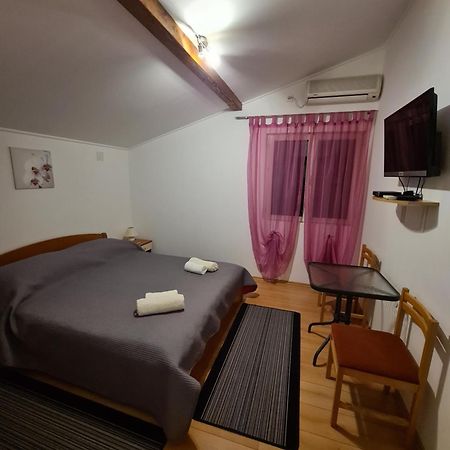 Camp Krka Hotel Lozovac Exterior photo